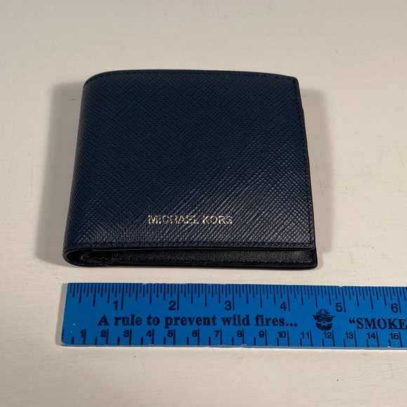 Michael Kors Harrison Navy Blue Saffiano Leather Wallet w/ Passcase / New - Picture 9 of 9